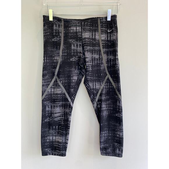 Nike Dri Fit Cropped Leggings Size Medium - Picture 1 of 6